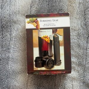 Wine Bottle Vacuum Sealer - Black